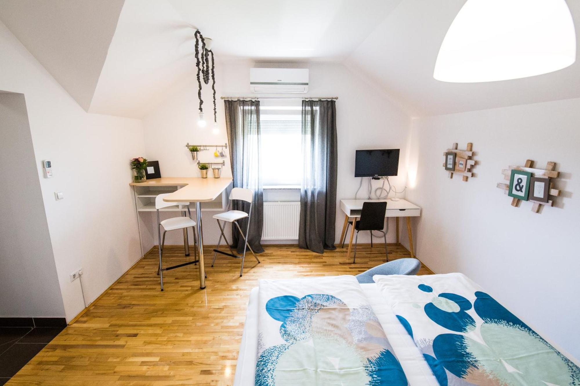 Tara Garden Hotel Velika Gorica Buitenkant foto